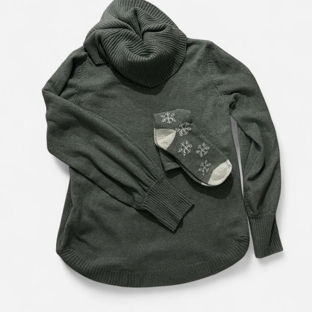 Cozy Green Turtleneck Sweater